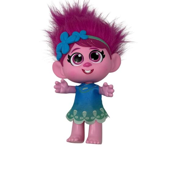 Dreamworks Trolls World TourToddler Poppy Doll Poseable Pink Dress Up Play Doll - Picture 2 of 9